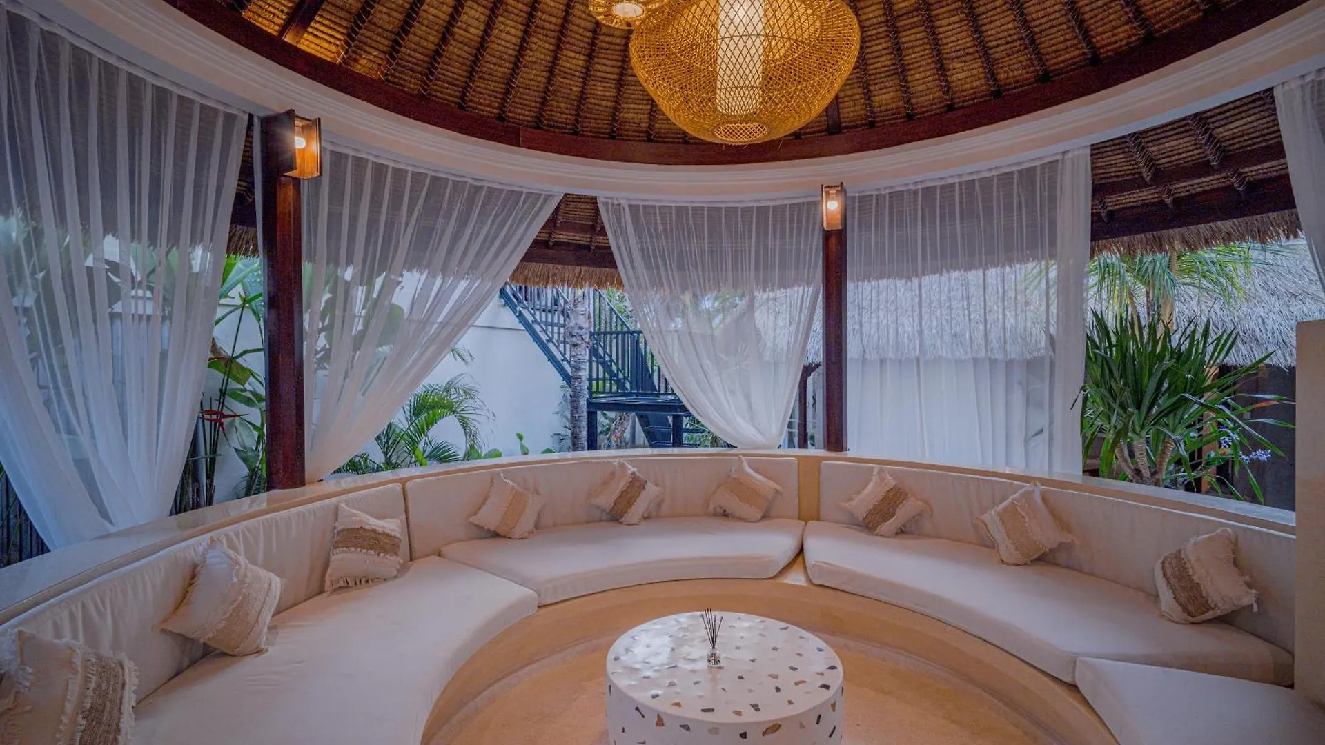 Villa Coconut Heaven By Bali Villa Solutions Seminyak
